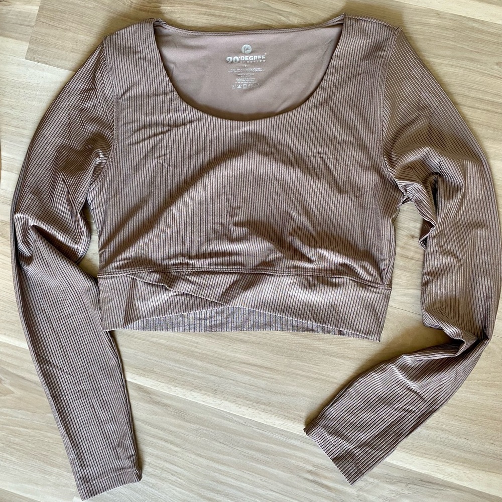 90 Degree by Reflex gold crop top